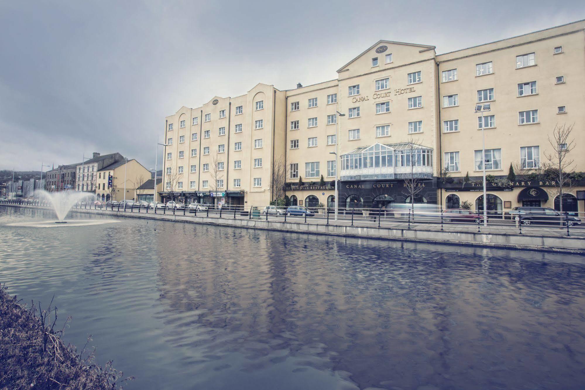 Canal Court Ньюрі Екстер'єр фото